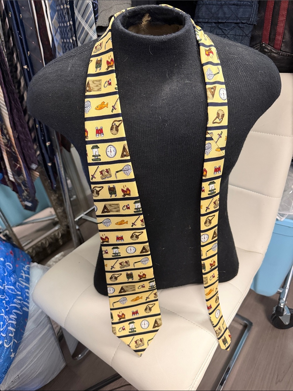 Men's Yellow Silk Tie with Mini Motif Stripe Pattern